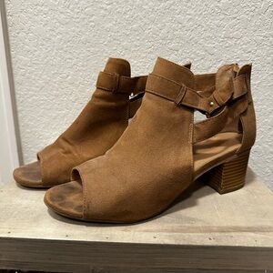 Small heel suede booties